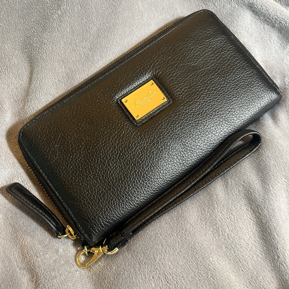 Kenneth Cole Black Pebbled Leather Zip Wallet/Wristlet with Gold Plaque